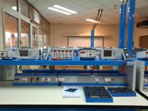 EXAMPLE OF LABORATORY: ELECTRONICS : LABO1_gb